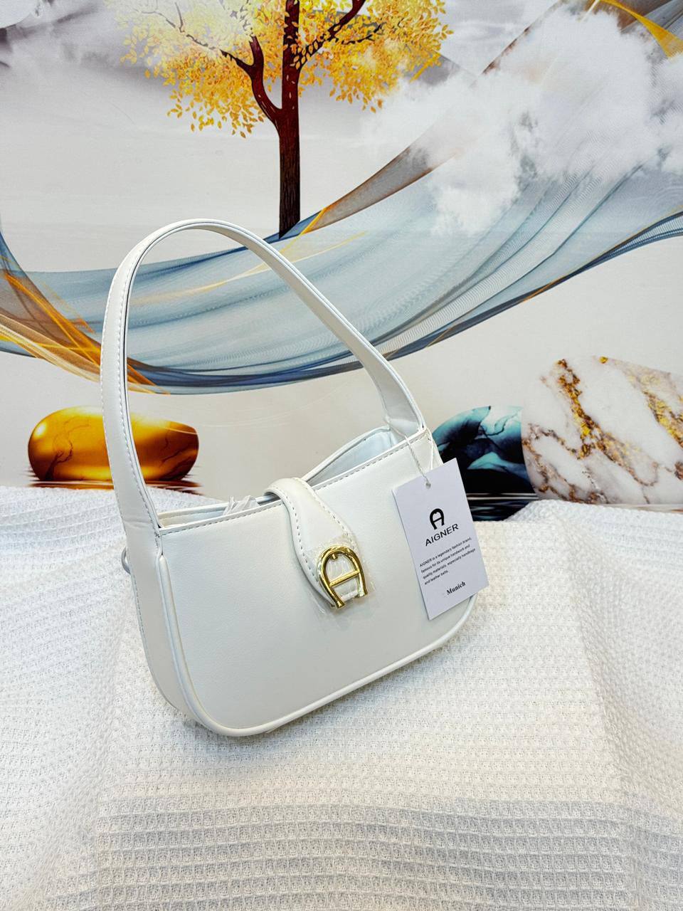 Aignar 
Best quality 

with box’s
🎁🎁🎁
90 dhs✅
size 20 cm

Zain290
♥️♥️♥️