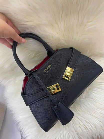Ferragamo
⚡28cm
110 dhs💓

Zain118
♥️♥️♥️