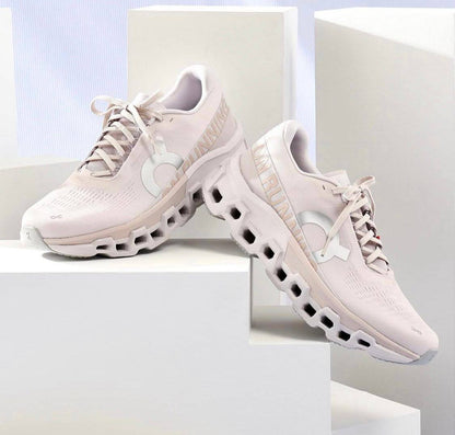 cloudmonster 2 , 
Size 36 to 45 
230 dhs✅

Zain196
♥️♥️♥️