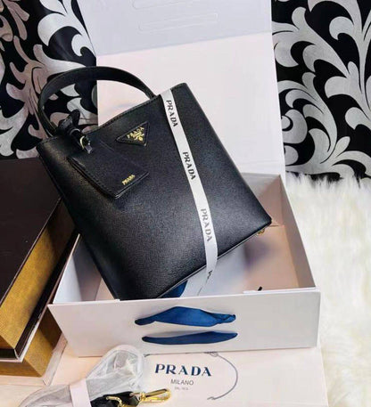 PARADA 

95 dhs❣️

with box
🎁🎁🎁

Zain90
♥️♥️♥️