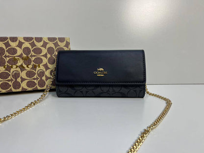 Coach - CH - DKNY
85 dhs❣️
with box
🎁🎁🎁

size 19×5×11cm

Zain41
♥️♥️♥️