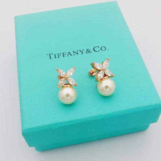 Tiffany EARRING
MASTER💫✨
GOLD SILVER ROSE GOLD AVAILABLE
55 dhs✅
WITH BOX AND PAPER BAG🛍️🎁

Zain89
♥️♥️♥️