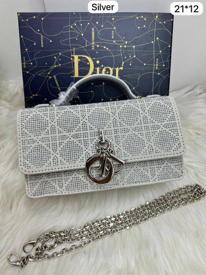 💎 Lady  Dior
1️⃣ First Quality +🎁
Size: 26 ~ 21 cm
95 dhs🇦🇪🇦🇪
with Box🎁

Zain115
♥️♥️♥️