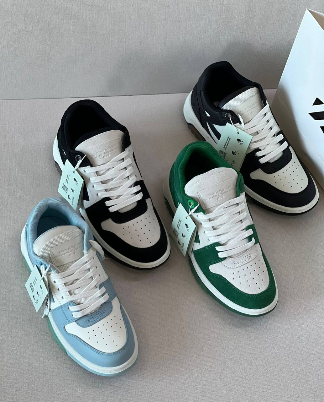 OFF-WHITE🥀
SUPER.MASTER 
40-46
550 dhs🪙🖤

Zain43
♥️♥️♥️