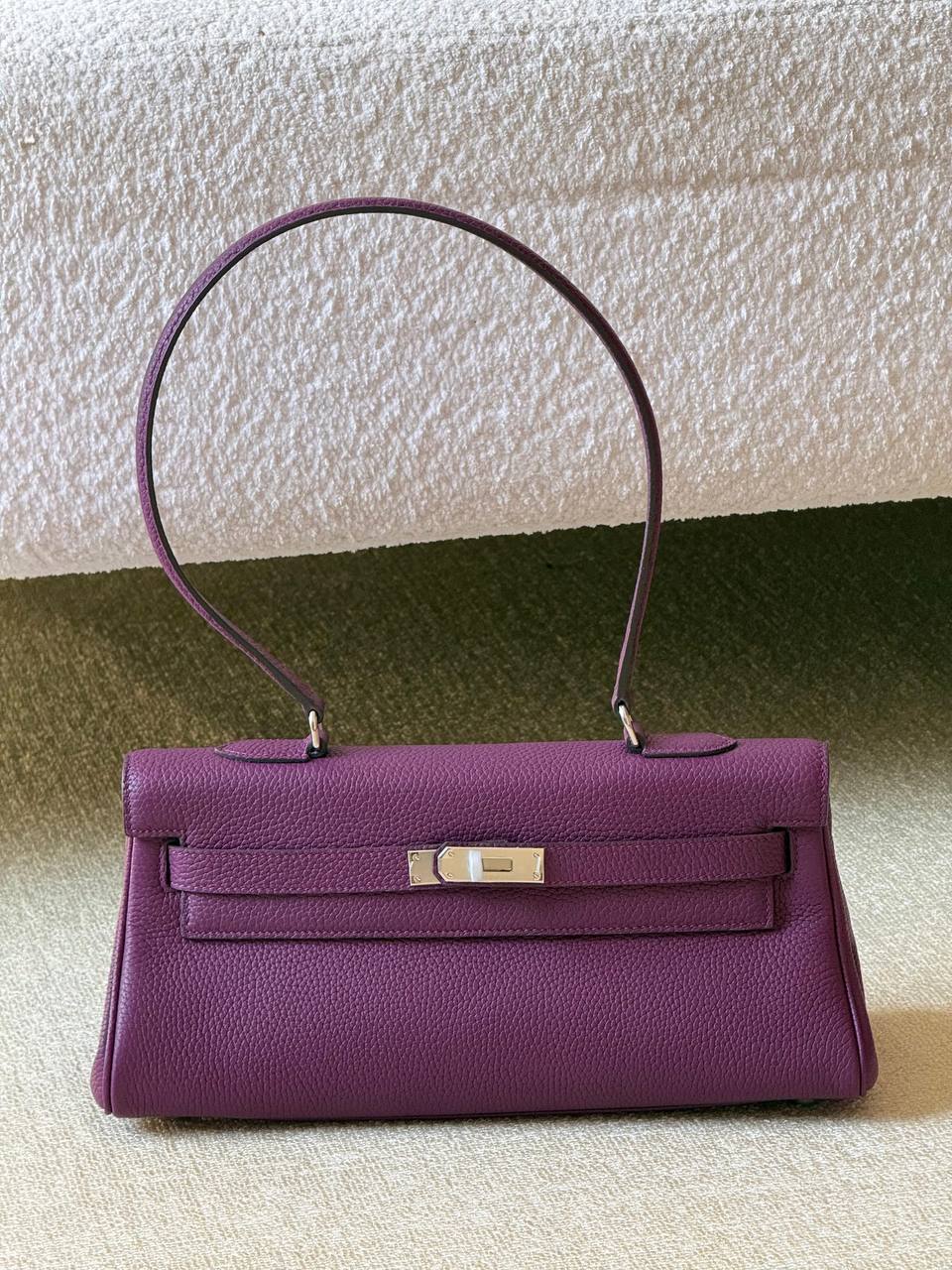 Hermes
kelly shoulder  30cm💥Master quality ✅with box📦
610 dhs✅

Zain52
♥️♥️♥️