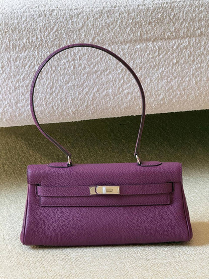 Hermes
kelly shoulder  30cm💥Master quality ✅with box📦
610 dhs✅

Zain52
♥️♥️♥️