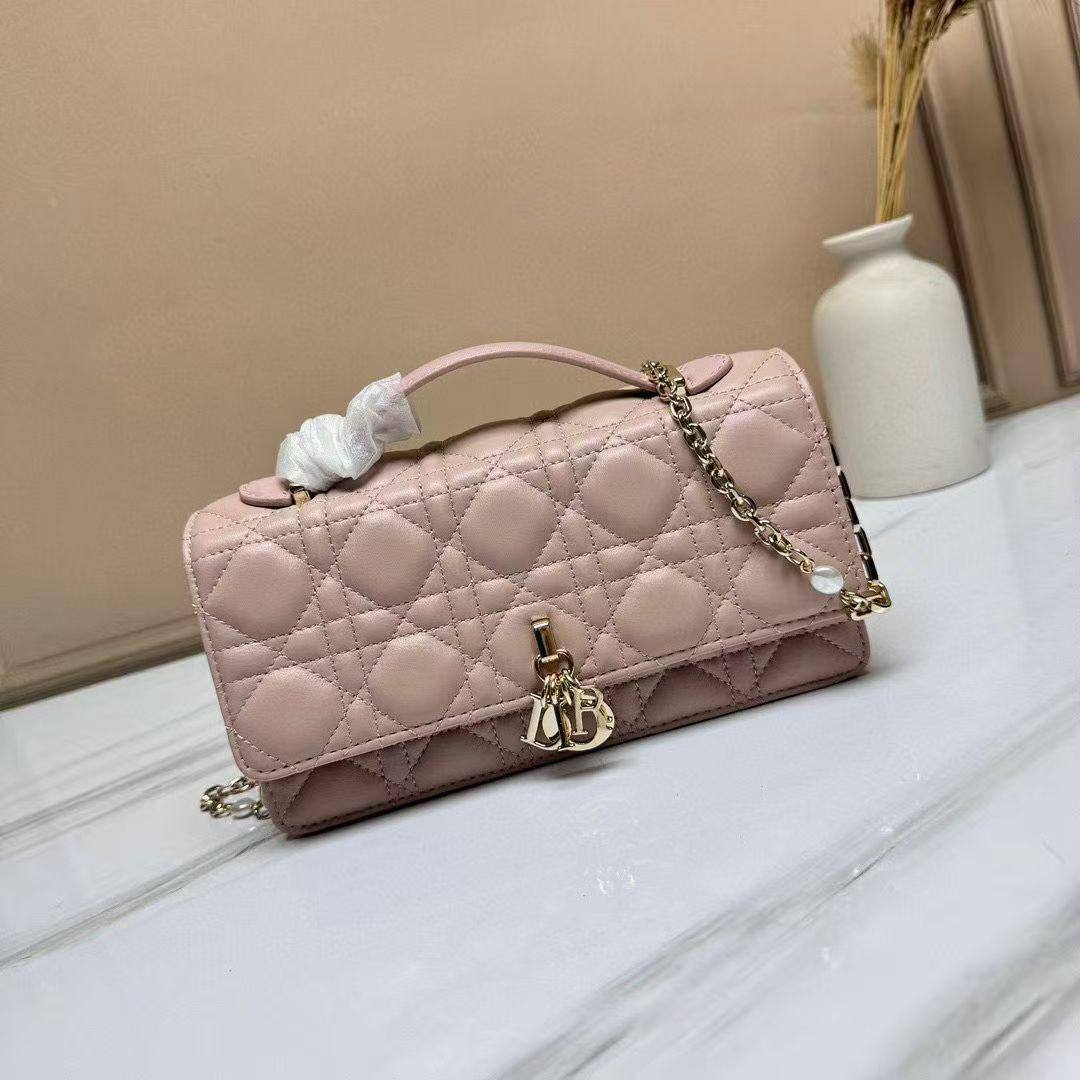 Dior
master💓
270 dhs✅

Zain153
♥️♥️♥️