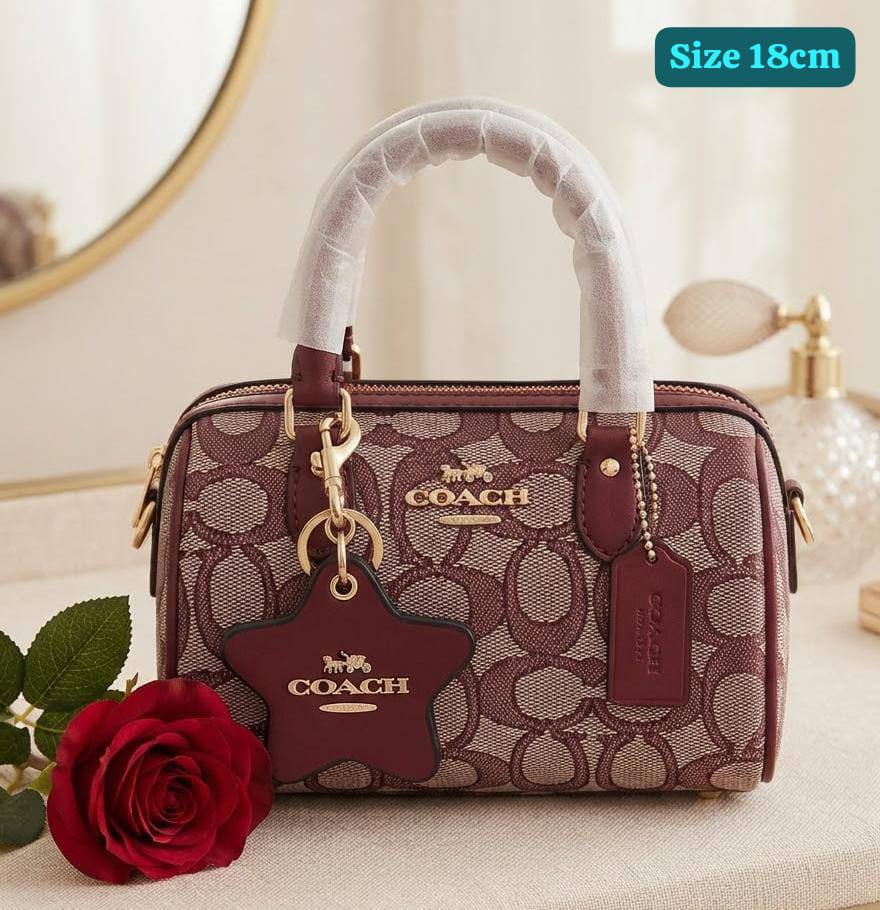 Coach 

Good quality 

with box 
105 dhs🇦🇪🇦🇪

Zain186
♥️♥️♥️