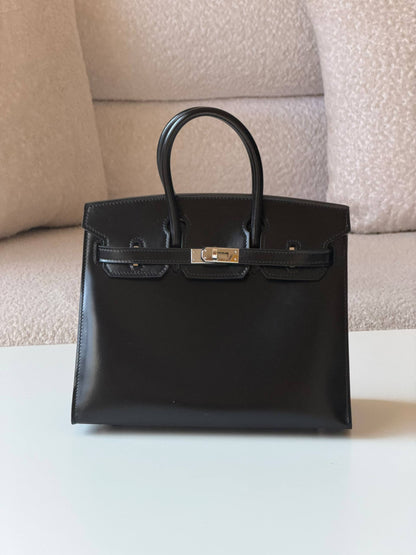 Hërmeš Birkin 

25cm💕

master quality😍
with box❤️
590 dhs🇦🇪🇦🇪

Zain52
♥️♥️♥️