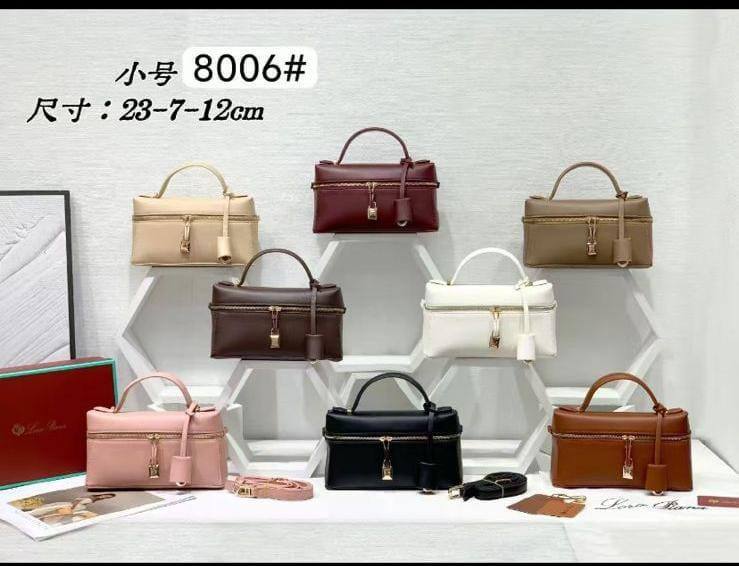 Loro Piana
High quality
23*7*12cm 

with box
🎁🎁🎁

85 dhs❤️

Zain95
♥️♥️♥️