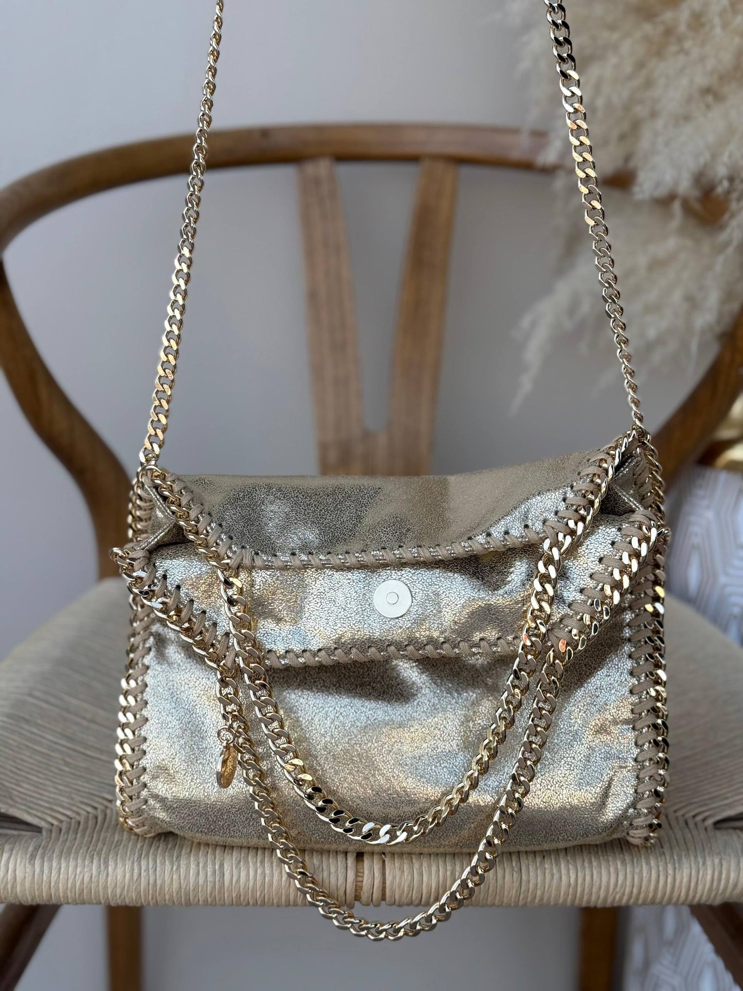 Available Again✨✨✨
STELLA McCARTENY
25cm
350 dhs❣️
Top quality

Zain167
♥️♥️♥️