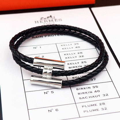 Hermes MEN 
BRACELET
✨💫MASTER QUALITY
70 DHS🇦🇪🇦🇪
WITH BOX AND PAPER BAG

Zain89
♥️♥️♥️