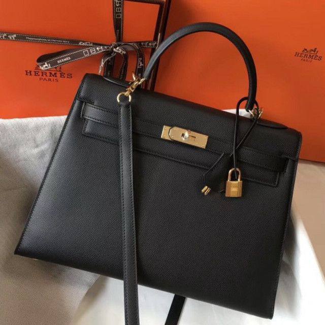 Hermes 

good quality, comes with box, 
🎁🎁🎁

size... 25 * 20 cm 

115 dhs🗽

Zain12
♥️♥️♥️