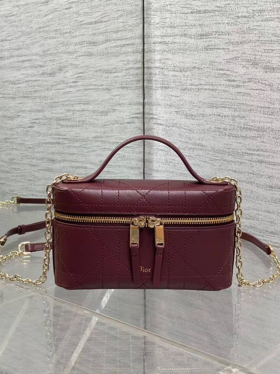 Dior 
new collection ✅*
*Size 18 cm*
For Price 👇 WhatsApp✅
0568585901 
0507557372
0552275751 Owner Zain 👌

Zain274
♥️♥️♥️