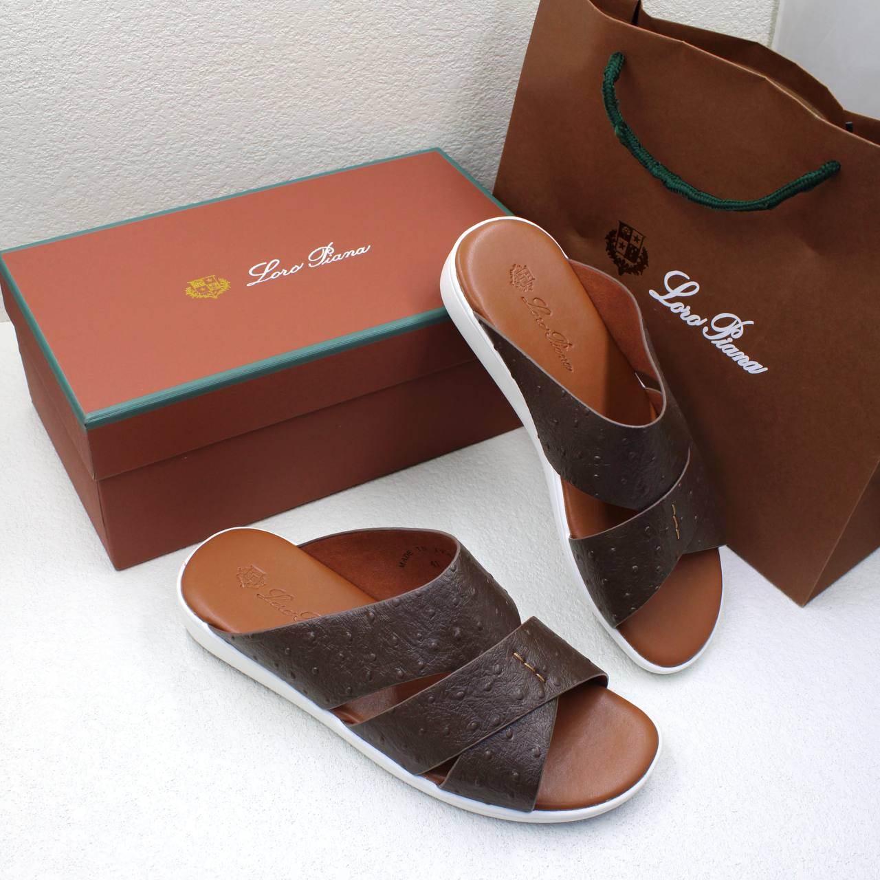 LORO PIANA SANDAL MEN 
SIZE 39 TO 46

180 dhs🪙🌺

Zain58
♥️♥️♥️