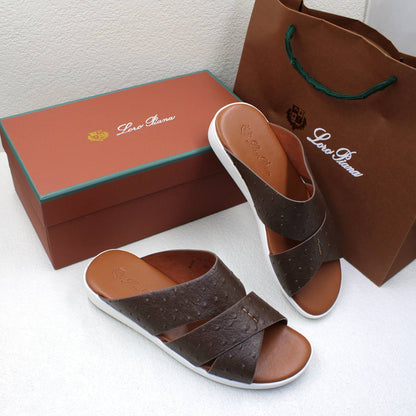 LORO PIANA SANDAL MEN 
SIZE 39 TO 46

180 dhs🪙🌺

Zain58
♥️♥️♥️