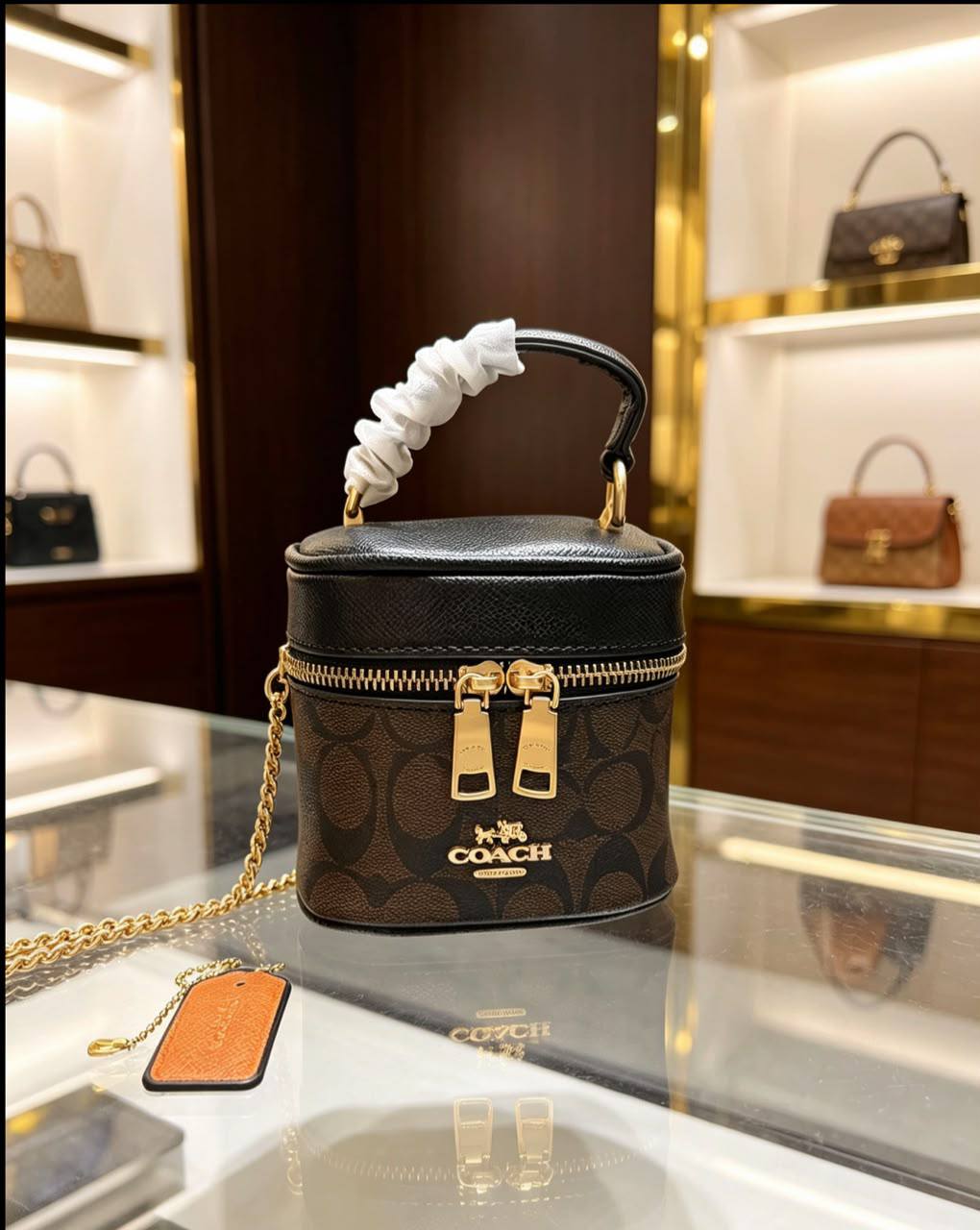 Coach 
85 dhs✅✅ 
with box

Zain07
♥️♥️♥️