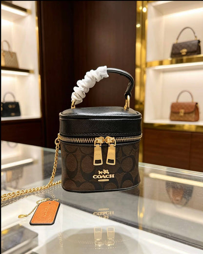 Coach 
85 dhs✅✅ 
with box

Zain07
♥️♥️♥️