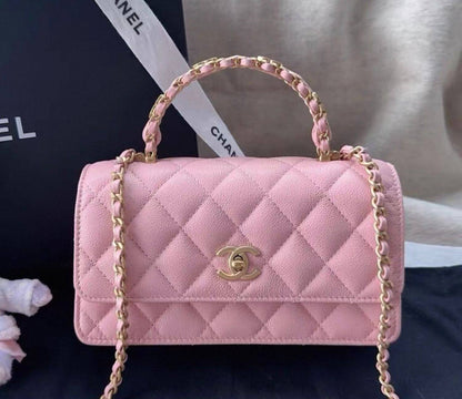 Chanel
100 dhs✅
SIZE：24cm
Good quality

Zain35
♥️♥️♥️