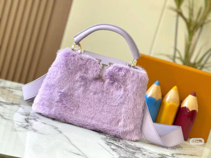 LV
Master
New. 

27cm. 380 dhs🪙🌨️
21cm. Is. 360 dhs🪙🌨️

With. Box.  
🎁🎁🎁

Zain131
♥️♥️♥️