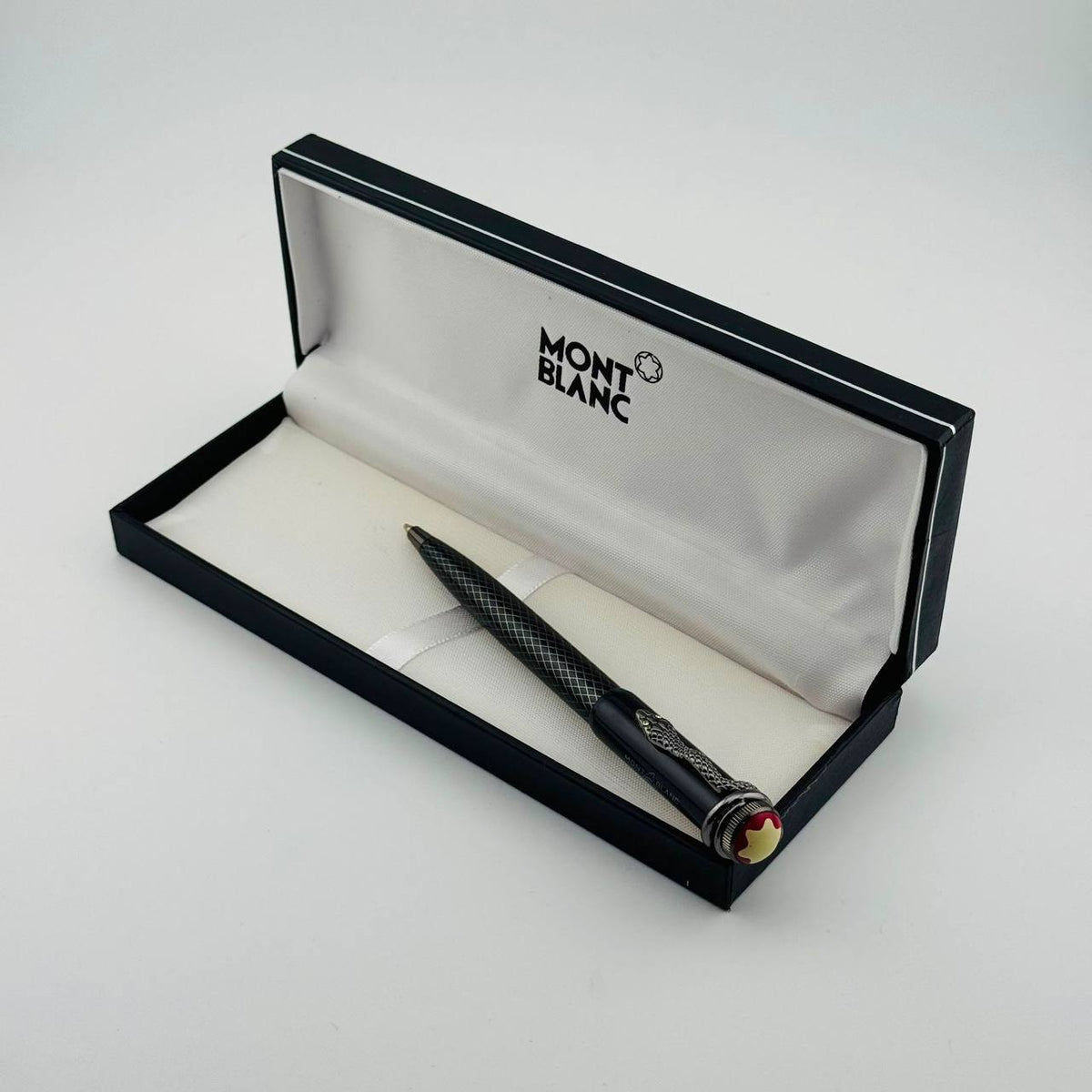 Mont blanc

55 dhs🇦🇪
Zain182
♥️♥️♥️