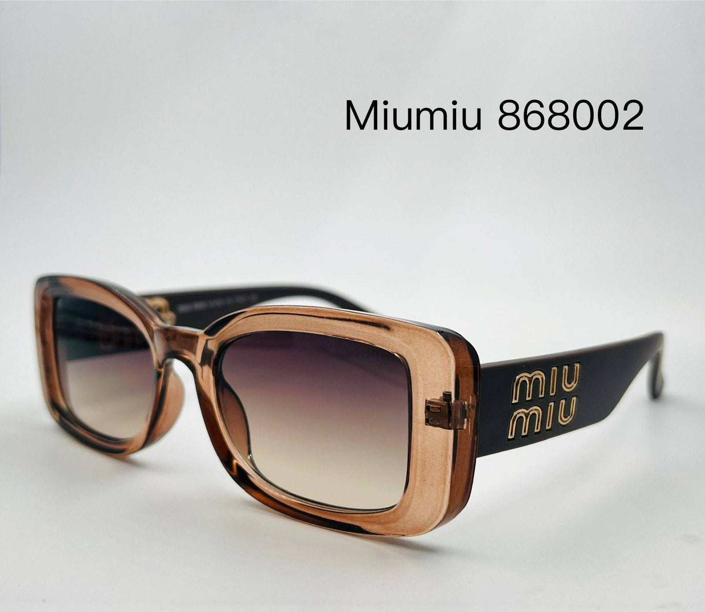 Miu Miu
Sunglasses 🕶️ 
good quality 💯
With master box 🗃️ 
50 dhs🌺

Zain273