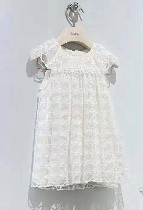 Dior
0-3，3-6，6-9，9-12m 
110 dhs✅

2-12y 
140 dhs✅

Zain151
♥️♥️♥️