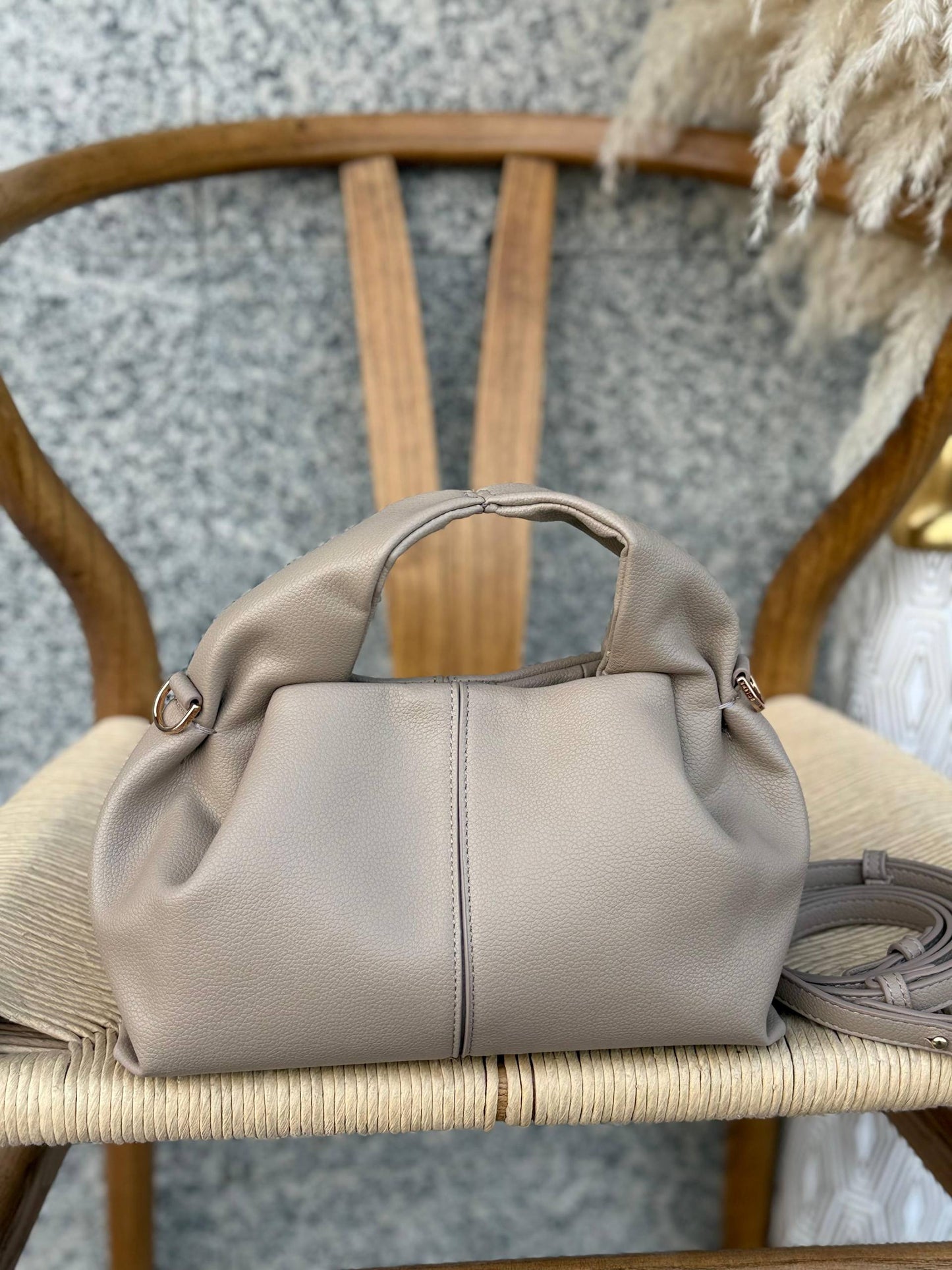 POLENE
24cm
350 dhs❣️
Top quality 
With box🎁

Zain167
♥️♥️♥️