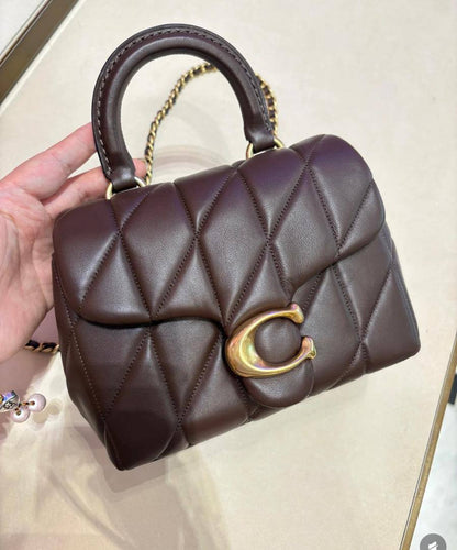 Coach
95 dhs✅

with box
🎁🎁🎁

size 20cm

Zain26
♥️♥️♥️