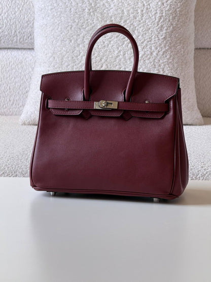 Hermes
Birkin 25cm💥Master quality ✅with box📦
610 dhs❣️

Zain52
♥️♥️♥️