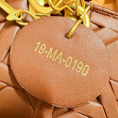 DIOR 
GOOD QUALITY 
110 dhs💓

Zain17
♥️♥️♥️