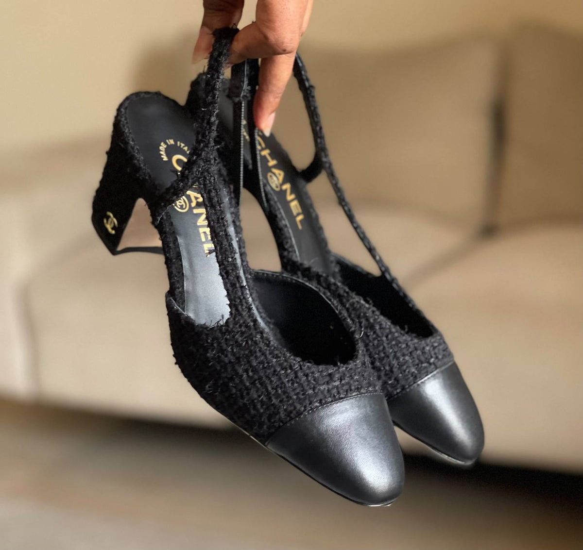 Chanel 

Vip quality 

Size:36 to 42

430 dhs🇦🇪🇦🇪

Zain113
♥️♥️♥️