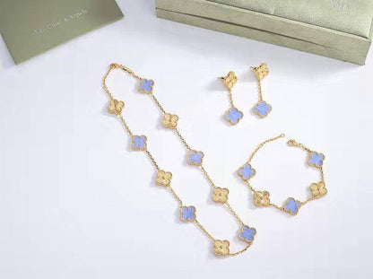 VCA
MASTER SET ✨💫
NECKLACE BRACELET EARRINGS 
WITH GOOD BOX AND PAPER BAG🛍️🎁 
250 DHS🇦🇪

Zain89
♥️♥️♥️