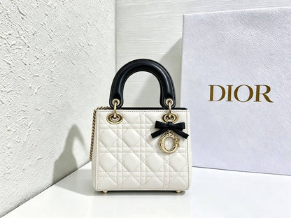 DIOR 

NEW CAME 

HIGH QUALITY 
WITH BOX 

125 dhs🇦🇪🇦🇪

Zain39
♥️♥️♥️
