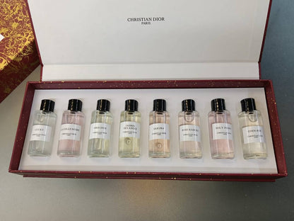 DIOR 8IN1 RED SET
90 dhs🇦🇪🇦🇪

Zain01
♥️♥️♥️