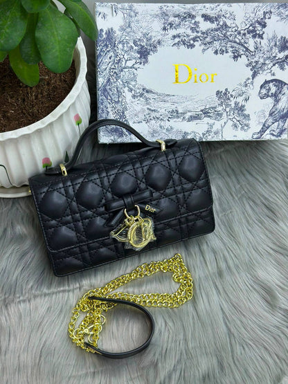 DIOR🌷

22cm🌷

110 dhs 
with box 

Zain244
♥️♥️♥️