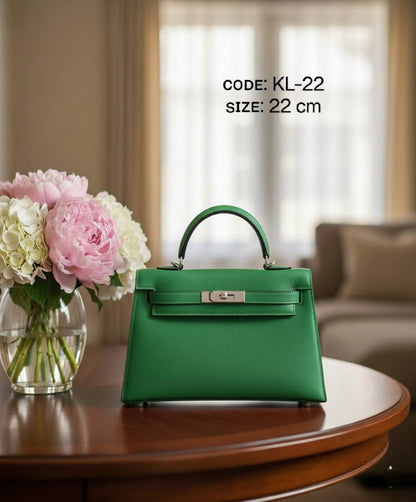 HERMES ᴋᴇʟʟʏ
ʜᴀʀᴅ ᴛᴏɢᴏ ʟᴇᴀᴛʜᴇʀ 
sɪʟᴠᴇʀ ʜᴀʀᴅᴡᴀʀᴇ
ᴡɪᴛʜ ʟᴏɴɢ ʙᴇʟᴛ sᴛʀᴀᴘ
sɪᴢᴇ : 22 cm
ᴡɪᴛʜ BOX
🎁🎁🎁

95 dhs✅

Zain31
♥️♥️♥️