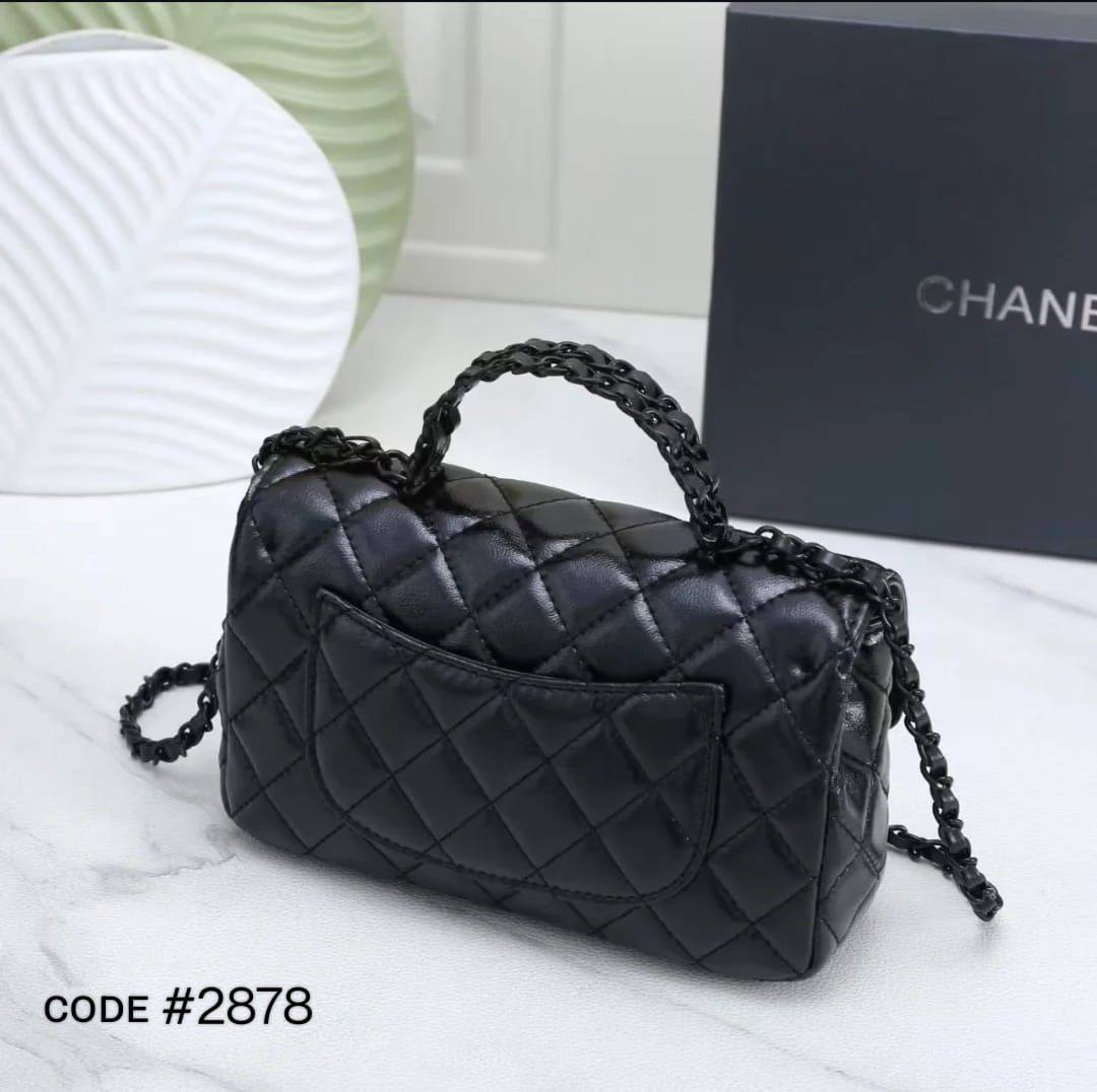 𝗖𝗛𝗔𝗡𝗘𝗟 ᴛᴏᴘ ʜᴀɴᴅʟᴇ
ғᴜʟʟ ᴍᴀᴛᴛᴇ ʟᴇᴀᴛʜᴇʀ
sɪᴢᴇ : 20 cm

ᴡɪᴛʜ  BOX
🎁🎁🎁

95 dhs🌺

Zain56
♥️♥️♥️
