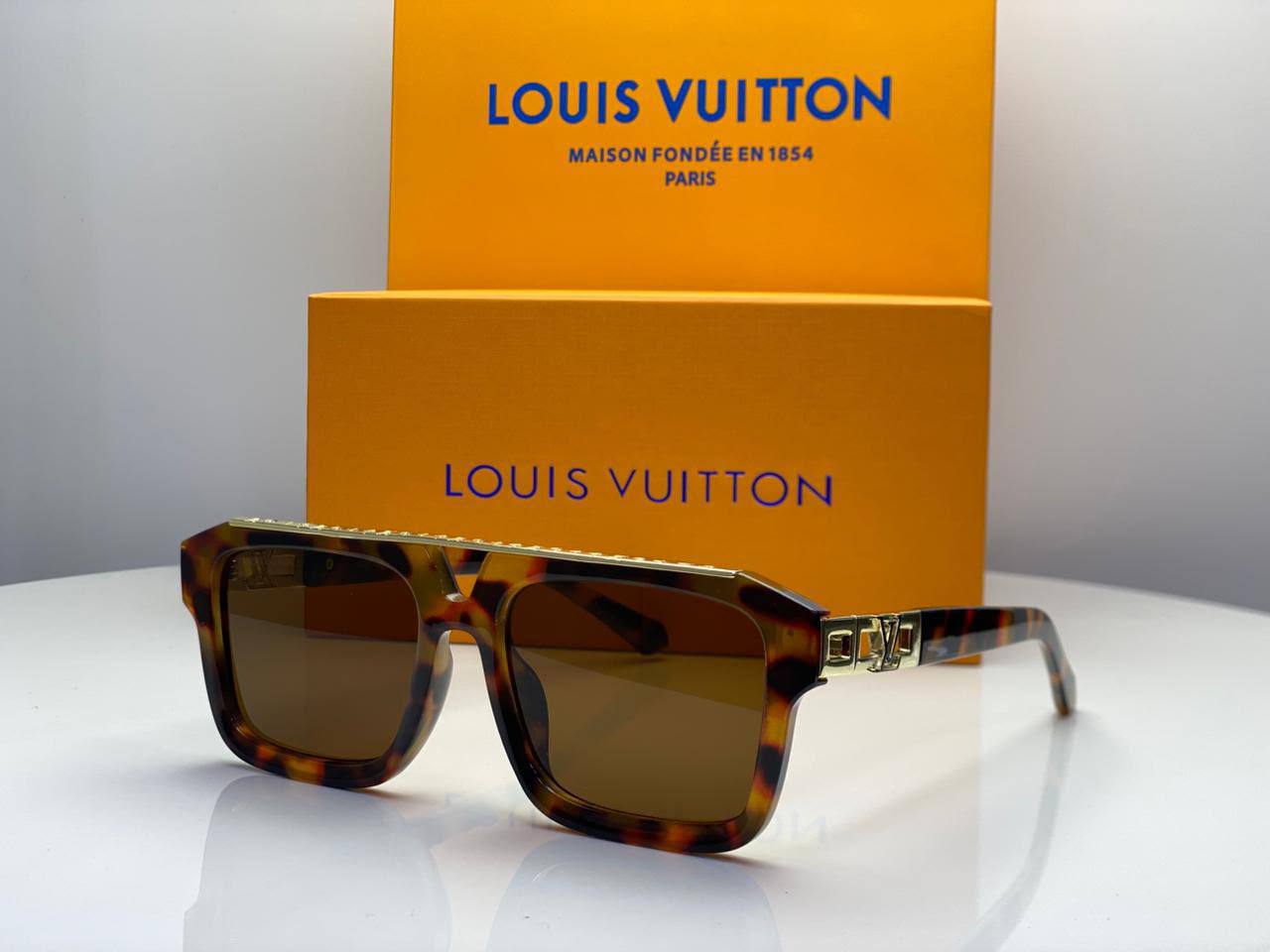 LV 
Sunglasses
65 dhs✅

Zain182
♥️♥️♥️