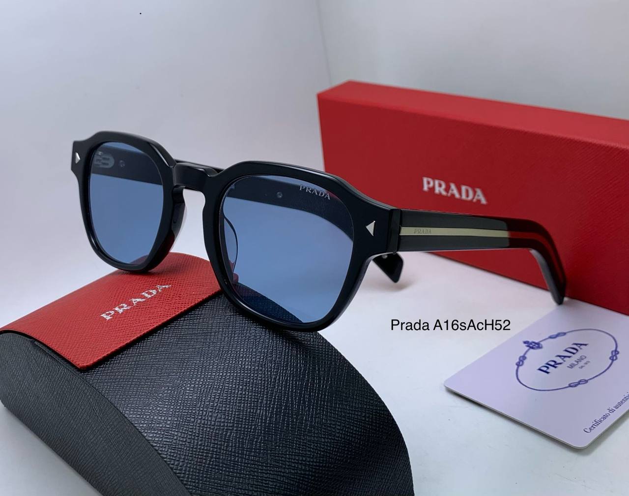 Prada
Super master quality 
190 dhs💓

Zain126
♥️♥️♥️