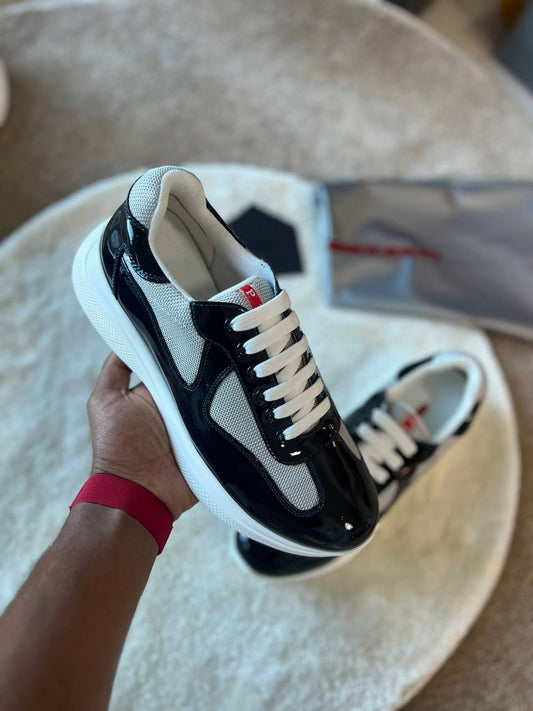 PRADA 
SUPER MASTER. QUALITY 🥀
40-46
500 dhs🪙🖤

Zain43
♥️♥️♥️