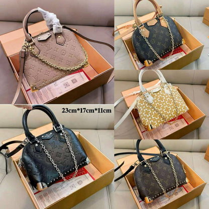 LV
COPY ONE NEW CAME 

WITH BOX 
🎁🎁🎁

180 dhs✅

Zain39
♥️♥️♥️