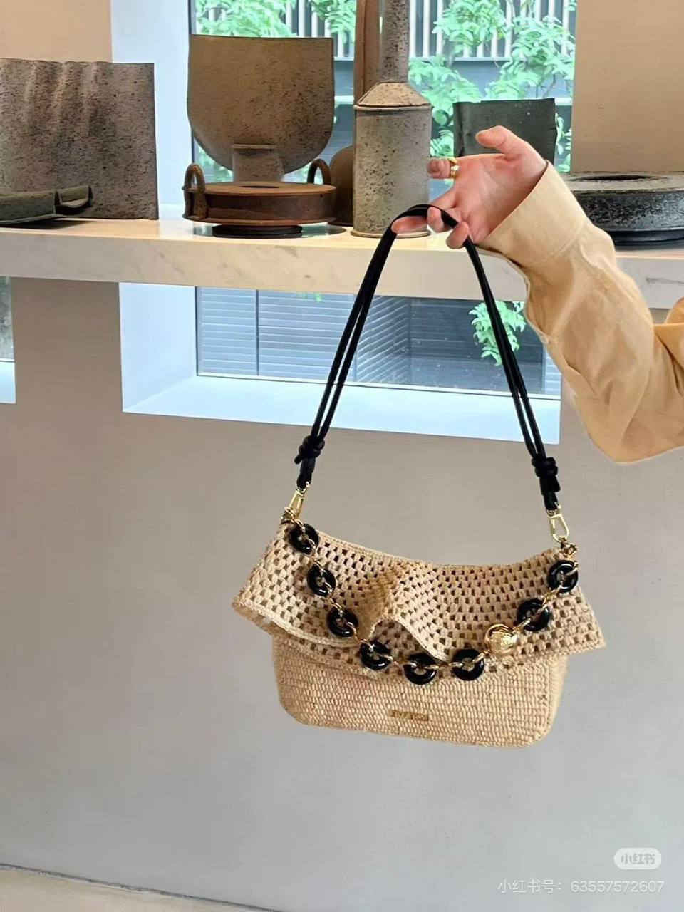 Loewe Beach Bag🙋🏻‍♀️
Master🌺🌺
26cm🫶🏼🫶🏼 
340 dhs✅

Zain297
♥️♥️♥️
