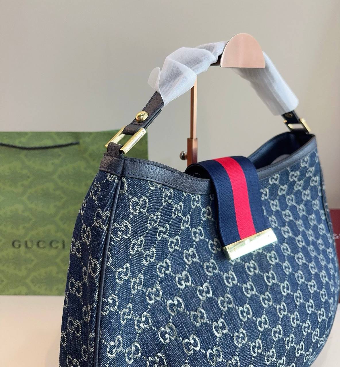 GUCCI 
 HIGH QUALITY 
120 dhs✅

Zain295
♥️♥️♥️