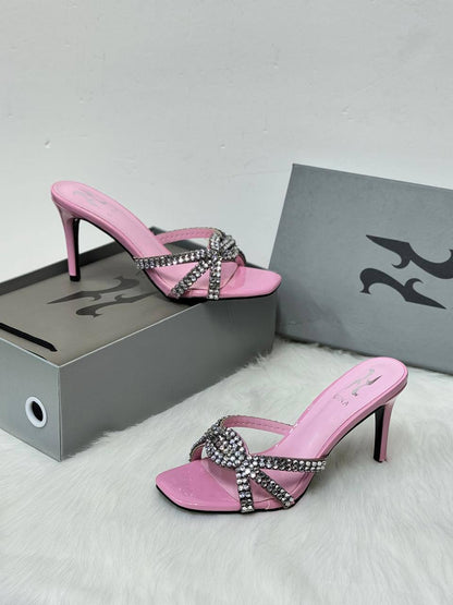 Gina - YSL

New arrived 
Size 36 to 41

115 dhs🪙🌨️

Zain21
♥️♥️♥️