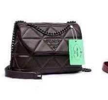 Prada

with box
🎁🎁🎁

95 dhs🪙

Zain143
♥️♥️♥️