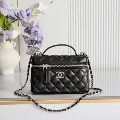 Chanel
withbox 
100 dhs🇦🇪🇦🇪

Zain143
♥️♥️♥️