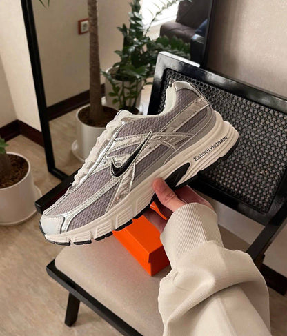 NIKE INITIATOR , 
Size 36 to 45 , 
180 dhs🗽

Zain196
♥️♥️♥️