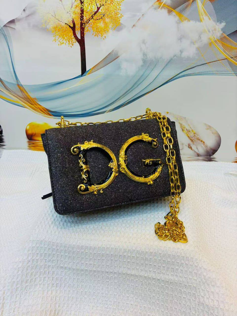 D&G
Best quality
Whith box’s
🎁🎁🎁

85 dhs✅
size 20cm

Zain158
♥️♥️♥️