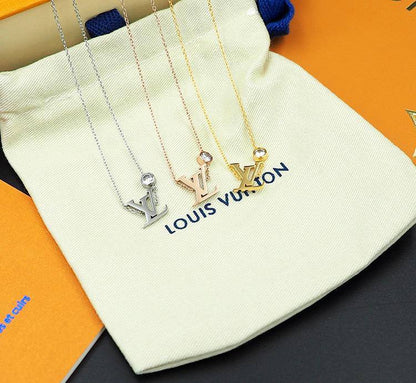 LV NECKLACE
MASTER✨💫
EACH 55 DHS✅
WITH SMALL BOX AND PAPER BAG🎁🛍️

Zain89
♥️♥️♥️